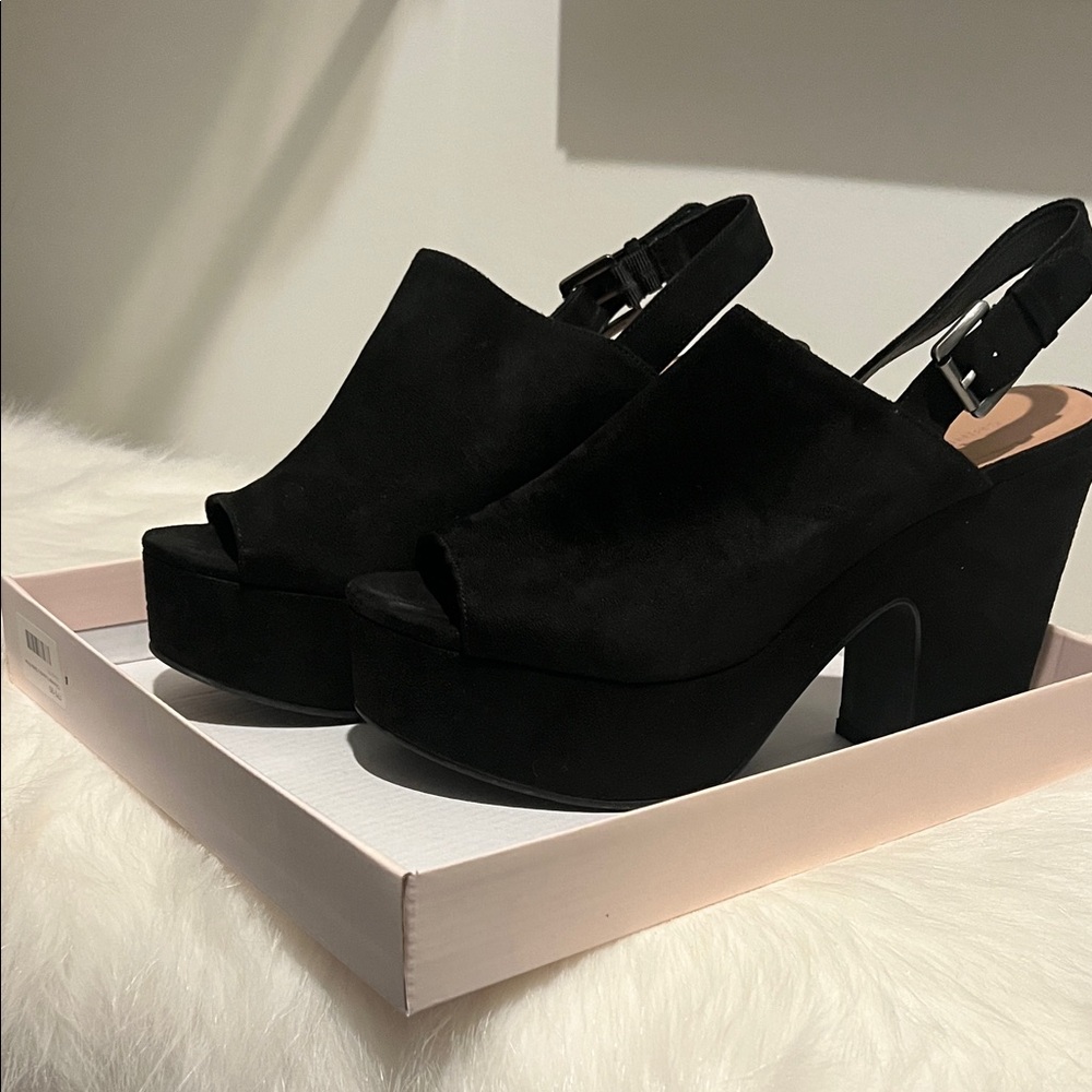 Elegant Black Platform Sandals